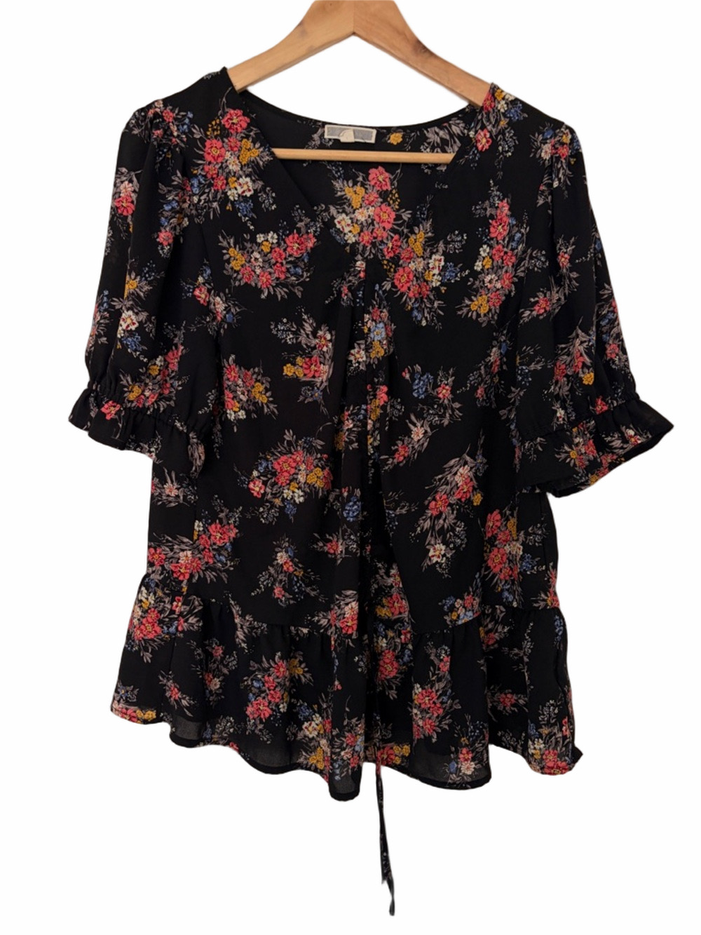 PLEIONE BLACK/BLUE/YELLOW/PINK FLORAL V-NECK BLOUSE WITH RUFFLE DETAILS, LRG